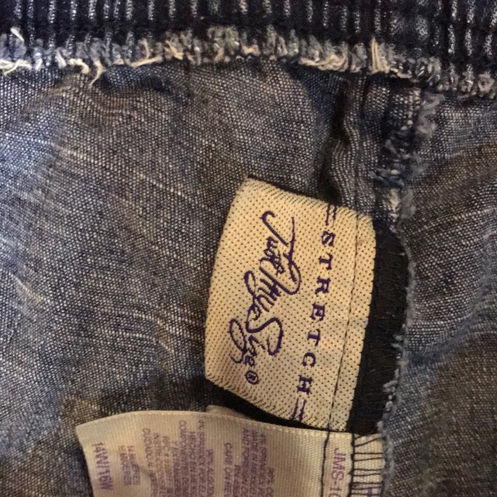 Jeans - Picture 2 of 3